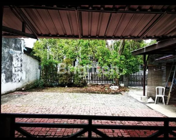 image DIJUAL RUMAH AREA ARJOSARI HALAMAN SANGAT LUAS 1 MENIT KE ARAYA 7 MENIT KE TOL SINGOSARI 1 MENIT KE TERMINAL ARJOSARI LOKASI SANGAT STRATEGIS (3)