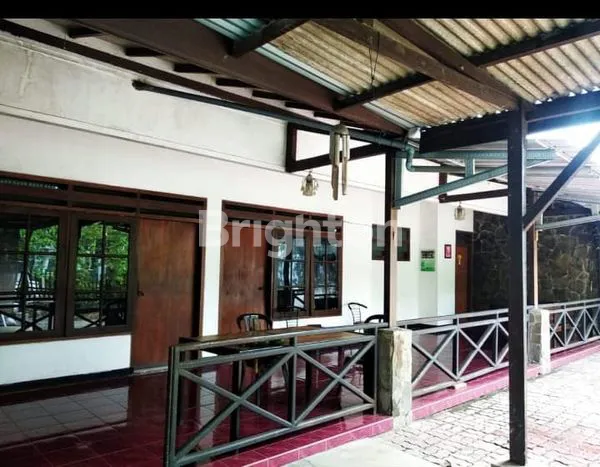 image DIJUAL RUMAH AREA ARJOSARI HALAMAN SANGAT LUAS 1 MENIT KE ARAYA 7 MENIT KE TOL SINGOSARI 1 MENIT KE TERMINAL ARJOSARI LOKASI SANGAT STRATEGIS (2)