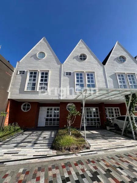 image TOWNHOUSE MINIMALIST COCOK UNTUK PASANGAN BARU (1)