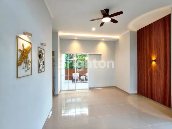 image RUMAH BARU SEMI FURNISHED SIAP HUNI, POSISI HOEK DI UMARA RESIDENCE, MARGAHAYU RAYA (3)