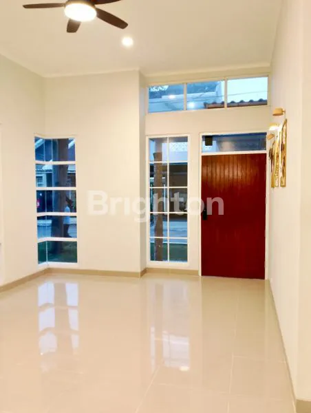image RUMAH BARU SEMI FURNISHED SIAP HUNI, POSISI HOEK DI UMARA RESIDENCE, MARGAHAYU RAYA (5)