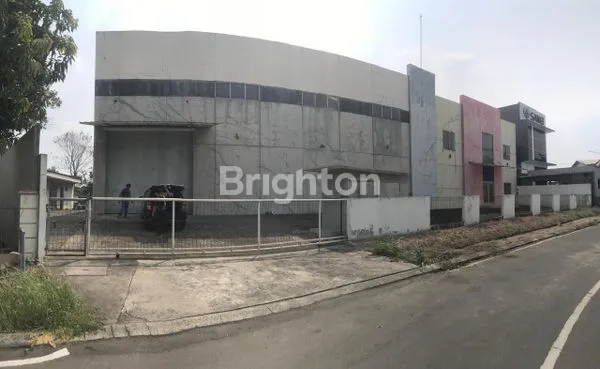 LOKASI PREMIUM! BANGUNAN PABRIK DI GREENLAND, DELTAMAS, BEKASI