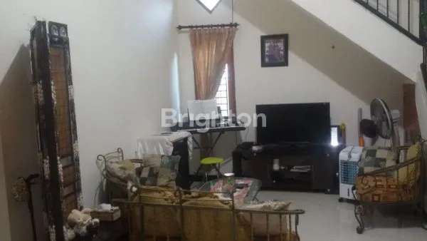 image RUMAH CANTIK 2 LANTAI SIAP HUNI DI MAGERSARI SIDOARJO (2)