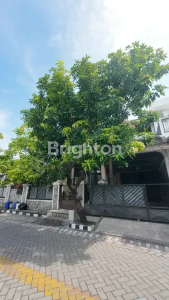 image RUMAH HOOK TERAWAT PANDUGO SIAP HUNI STRATEGIS DEKAT MERR (1)