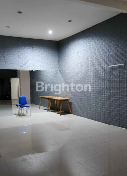 image RUKO 3 LANTAI RAYA KALIWARON, SURABAYA TIMUR. JEJER 2 UNIT DEKAT RAYA DHARMAHUSADA INDAH - KAMPUS WIDYA MANDALA KALIJUDAN - VILLA KALIJUDAN - KAMPUS UNAIR - MERR DHARMAHUSADA, DLL. (4)