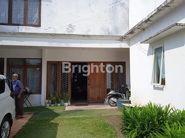 image RUMAH HITUNG TANAH BENDUL MERISI ROW LEBAR DEKAT RAYA JEMURSARI  (2)