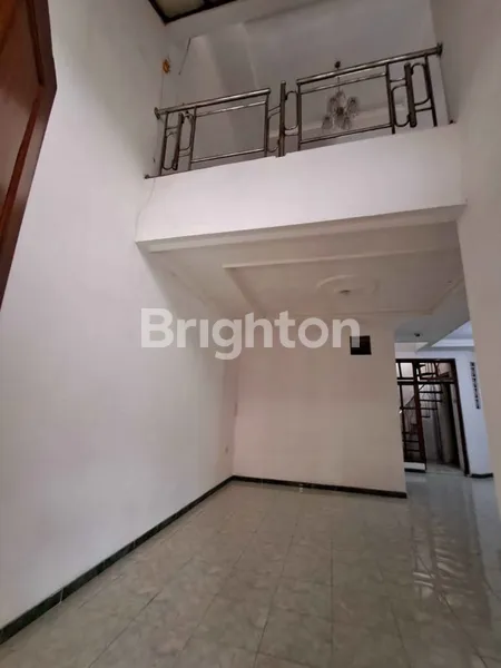 image RUMAH SIAP HUNI PONDOK CHANDRA DEKAT RAYA MERR DAN JUANDA (2)