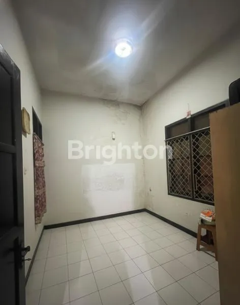 image RUMAH 3 LANTAI TENGAH KOTA MALANG – COCOK UNTUK KOS-KOSAN, DEKAT UB & SOEKARNO HATTA (NEGO) (8)
