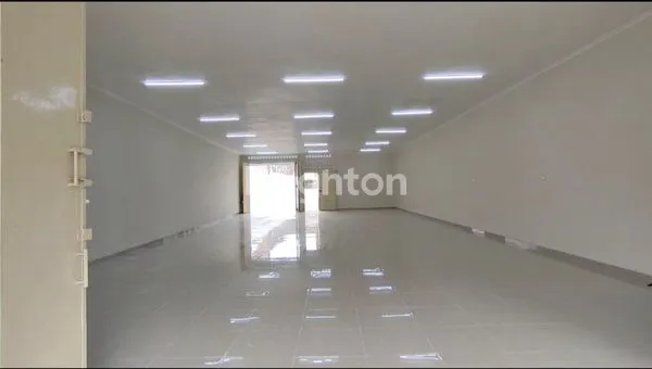 image RUANG USAHA DEKAT PASAR GEDE SOLO (2)