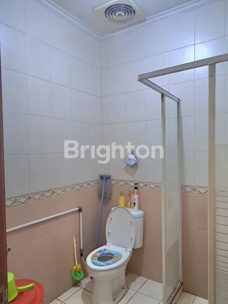 image RUMAH 2,5 LANTAI SIAP HUNI TERAWAT, KEPA DURI , JAKARTA BARAT  (7)