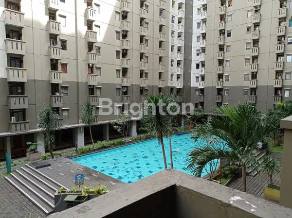 image INVESTASI MENGUNTUNGKAN APARTMENT MURAH 2BR TOWER SAPPHIRE LANTAI RENDAH VIEW KOLAM RENANG DI GATEWAY CICADAS BANDUNG (2)