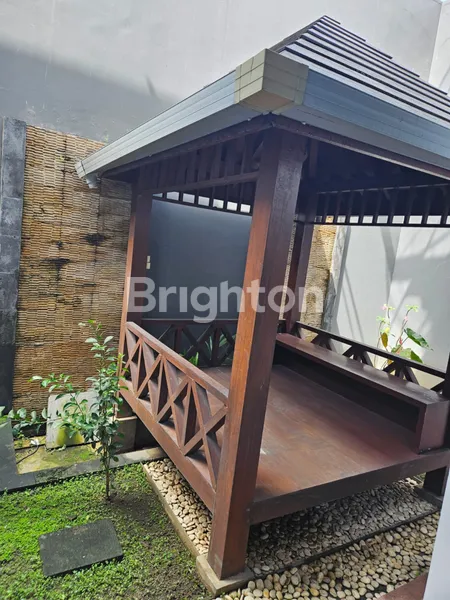 image RUMAH MEWAH CITRALAND SURABAYA BARAT SIAP HUNI, DAPAT FULL FURNISHED, ONE GATE SYSTEM (3)