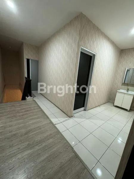 image RUKO FREE PARKING LIPPO CIKARANG (4)