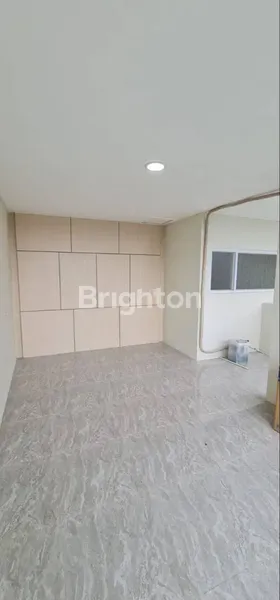 image MINIMALIS 2 LANTAI RUMAH SUKOLILO DIAN REGENCY, DINGIN HADAP SELATAN, BAGUS TERAWAT SIAP HUNI  (7)