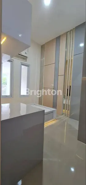 image MINIMALIS 2 LANTAI RUMAH SUKOLILO DIAN REGENCY, DINGIN HADAP SELATAN, BAGUS TERAWAT SIAP HUNI  (3)