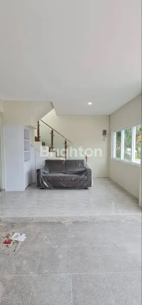 image MINIMALIS 2 LANTAI RUMAH SUKOLILO DIAN REGENCY, DINGIN HADAP SELATAN, BAGUS TERAWAT SIAP HUNI  (6)