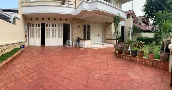 image RUMAH MEWAH LT 455M² DI PASAR REBO (1)