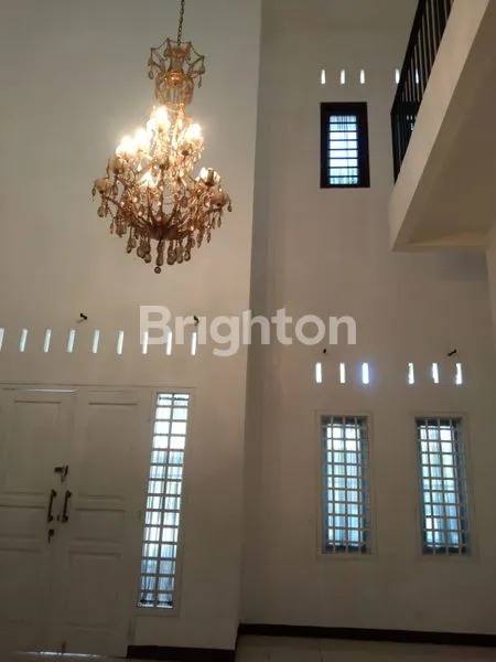 image DI JUAL CEPAT RUMAH HOOK 2 LANTAI DI PERUMAHAN PAMULANG ESTATE TANGERANG SELATAN BANTEN (6)