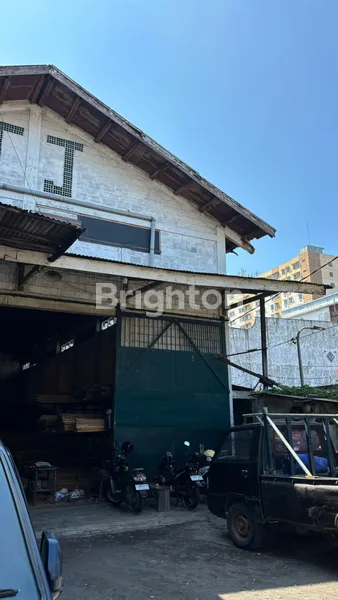 image GUDANG + TOKO LOKASI STRATEGIS NOL JALAN KYAI ABDUL KARIM DEKAT RUNGKUT INDUSTRI JEMURSARI TOL TAMBAK SUMUR MERR GUNUNGANYAR POCAND TROPODO  (3)