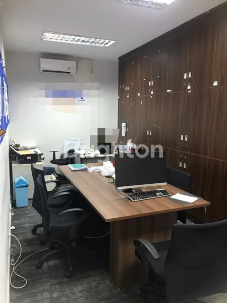 image GEDUNG KANTOR 3 LANTAI DI JEMURSARI, INVESTASI MENGUNTUNGKAN (2)