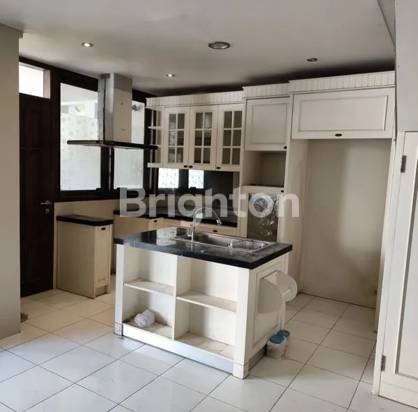 image RUMAH SPLIT LEVEL PURI WIDYA KENCANA - CITRALAND (2)