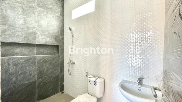 image 2M AN RUMAH BARU GRESS SELANGKAH KE HR MUHAMMAD SURABAYA BARAT  (6)