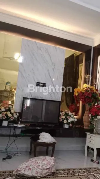 image DIJUAL RUMAH BESERTA ISI - MARPOYAN DAMAI, PEKANBARU (5)