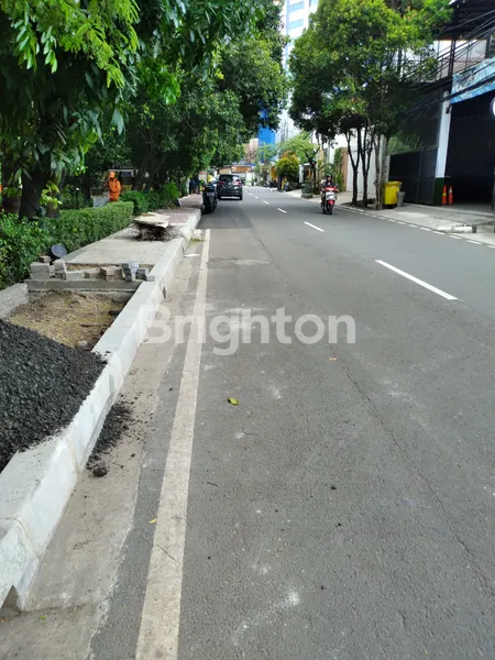 image RUMAH TUA JUAL HITUNG TANAH SAJA DKT KANTOR BPKP DAN BPNB JL PRAMUKA RAYA EKONOMIS STRATEGIS (3)