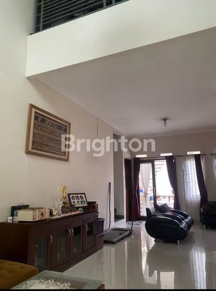 image RUMAH MINIMALIS MODERN DENGAN TAMAN DEPAN DAN BELAKANG . MUSTIKA  RESIDENCE BANDUNG (3)