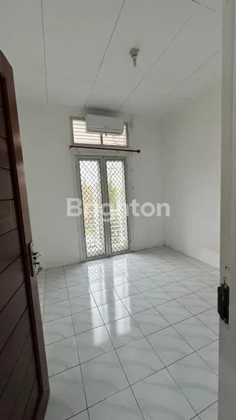 image BALIKPAPAN - RUMAH LEGA DI JALAN UTAMA (G086)  (7)