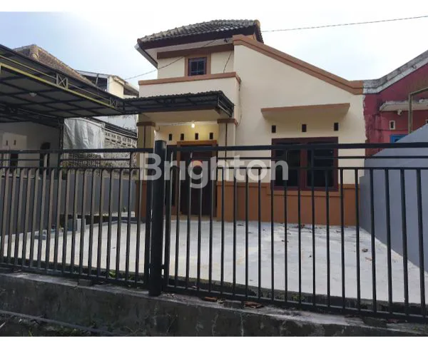 image RUMAH BERSIH DAN TERAWAT SEMI FURNISH  PERUMAHAN BALIKPAPAN REGENCY (1)