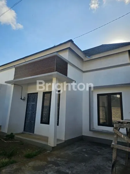 image RUMAH LOKASI STRATEGIS COCOK UNTUK PASANGAN MUDA  DI KAMPIAL NUSA DUA (3)