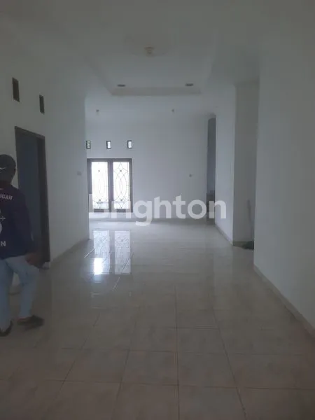 image RUMAH NEMPEL UI, 4KT 3KM, DEPOK STRATEGIS (3)