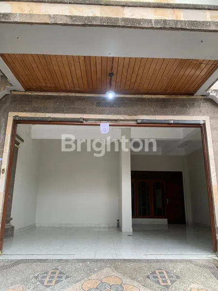 image DISEWAKAN RUMAH LUAS 4KT/4KM SIAP HUNI DI PADANGSAMBIAN DENPASAR BARAT | COCOK KELUARGA, DEKAT RS BALIMéD & SEKOLAH UNGGULAN (2)