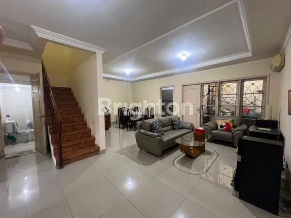 image RUMAH DI RAFFLESS HILLS CIBUBUR (2)