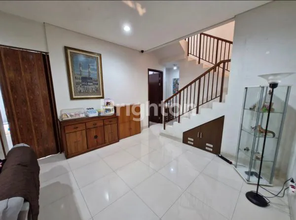 image DIJUAL RUMAH EMINENT BSD (1)