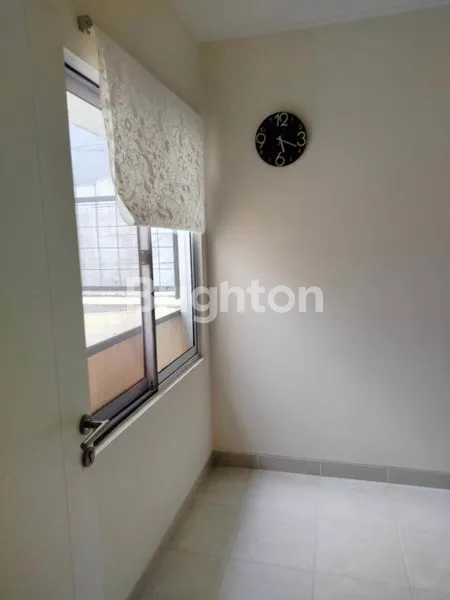 image RUMAH 2 LANTAI DI CLUSTER MARTINEZ, GADING SERPONG (5)