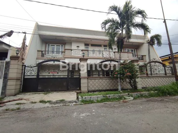 image RUMAH DEPAN ATLAS DHARMAHUSADA SIAP HUNI DEKAT GALAXY MALL KERTAJAYA MANYAR (1)