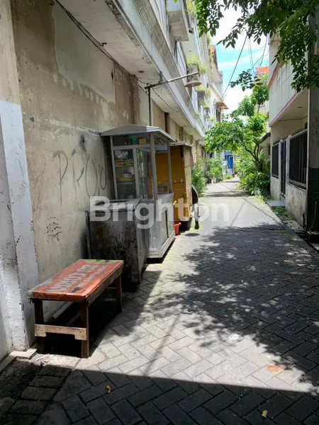 image RUKO 3 LANTAI KAWASAN PERDAGANGAN LEGENDARIS SURABAYA PUSAT SANGAT STRATEGIS LINGKUNGAN BISNIS AKTIF JALAN PENGAMPON SURABAYA (3)