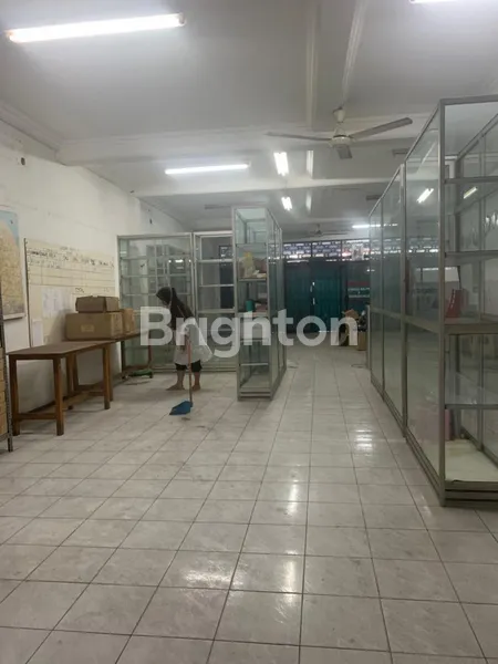image RUKO 3 LANTAI KAWASAN PERDAGANGAN LEGENDARIS SURABAYA PUSAT SANGAT STRATEGIS LINGKUNGAN BISNIS AKTIF JALAN PENGAMPON SURABAYA (5)