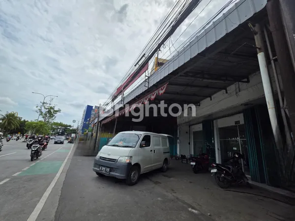 image RUKO STRATEGIS PINGGIR JALAN RAYA BESAR BEKASI BARAT, JAWA BARAT. COCOK UNTUK SHOWROOM, GUDANG DAN UNTUK KOMERSIAL LAINNYA (4)