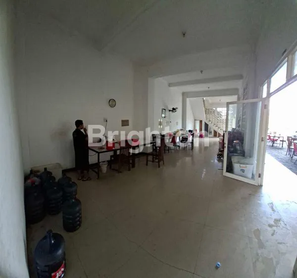 image DIJUAL RUMAH MURAH LOKASI STRATEGIS COCOK BUAT SEGALA USAHA (3)