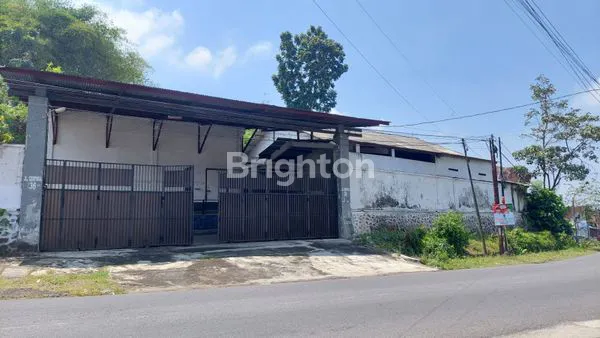 GUDANG STRATEGIS 2000M² DI CEMPAKA, JEMBER