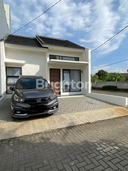 RUMAH BARU, POSISI D HOOK DI DALAM KOMP, DEKAT FASUM & PINTUL TOL DI GRAND PINUS REGENCY BANDUNG