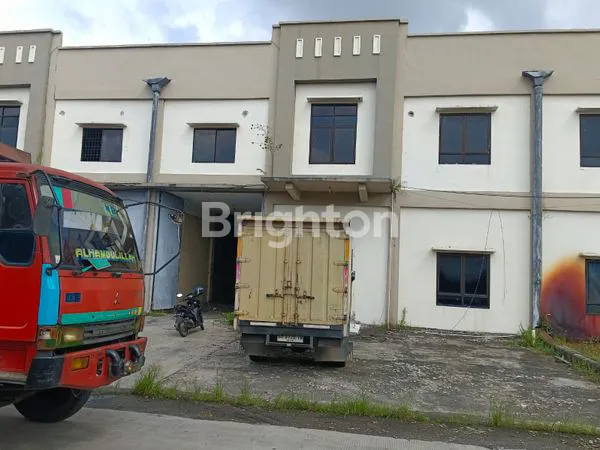 image GUDANG DIMENSI 8 X 25 DI TENGAH KOTA PEKANBARU (3)