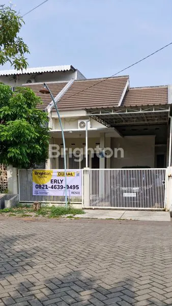 image DIJUAL RUMAH DI PERUMAHAN GANTING GEDANGAN SIDOARJO SIAP HUNI BANGUNAN BAGUS KOKOH DAN PENGERJAAN HALUS AKSES JALAN LEBAR ONE GATE SISTEM SECURITY TERDAPAT AREA CUCI DAN JEMUR DI LANTAI ATAS BEBAS BANJIR TIDAK BISING DEKAT JALAN UTAMA DEKAT DENGAN PUSKESM (1)