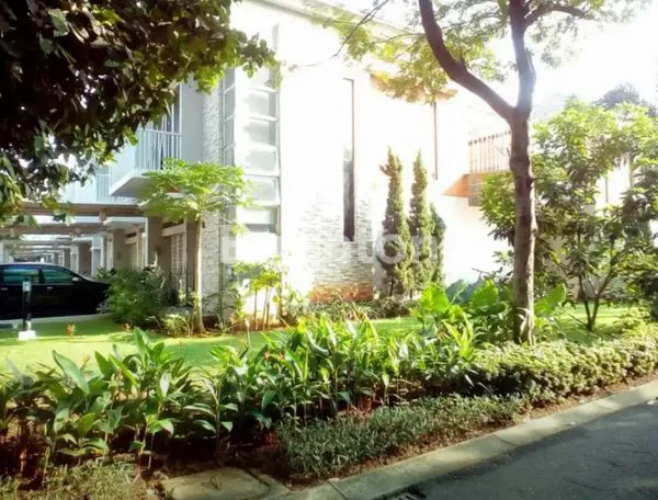 image RUMAH SUMMARECON BEKASI (2)