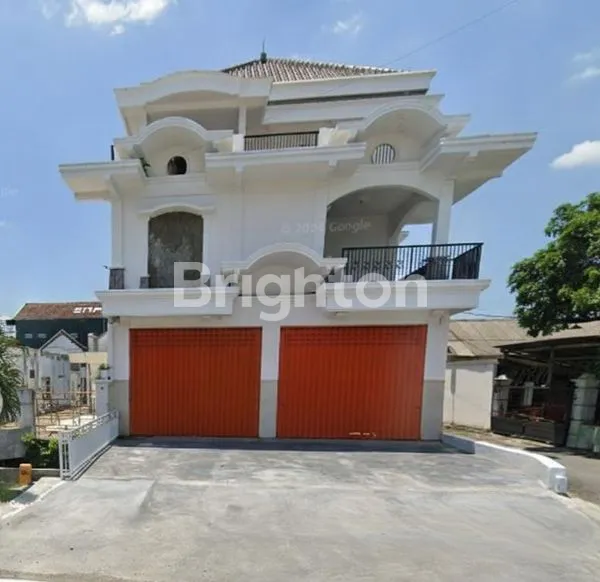 RUKO 3 LANTAI SIAP HUNI 0 KM JALAN NASIONAL BLITAR - TULUNGAGUNG