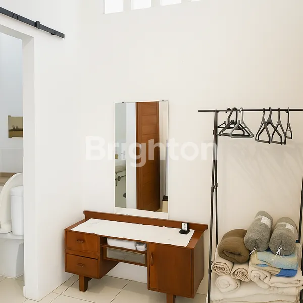 image RUMAH SEMI FURNISHED 4+1 KAMAR DI SRENGSENG SAWAH, JAGAKARSA – SIAP HUNI, LOKASI STRATEGIS! (5)