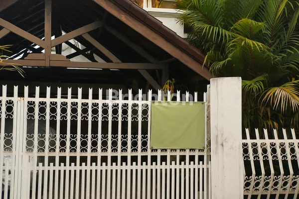 image DIJUAL RUMAH SEDERHANA HOEK WALIKOTA JKELAPA GADING (3)